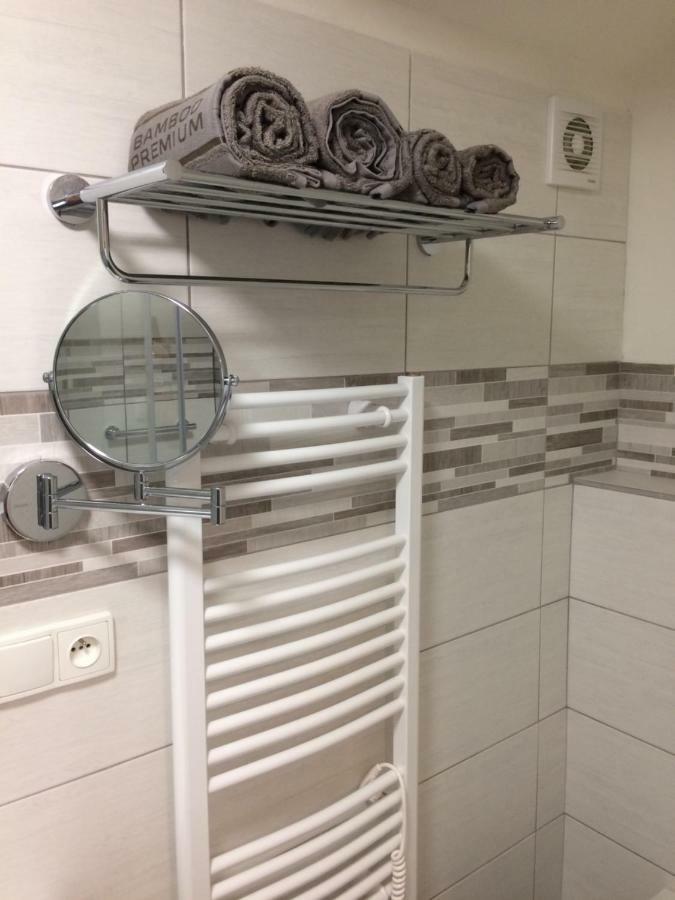Apartman Mh Breclav Bagian luar foto