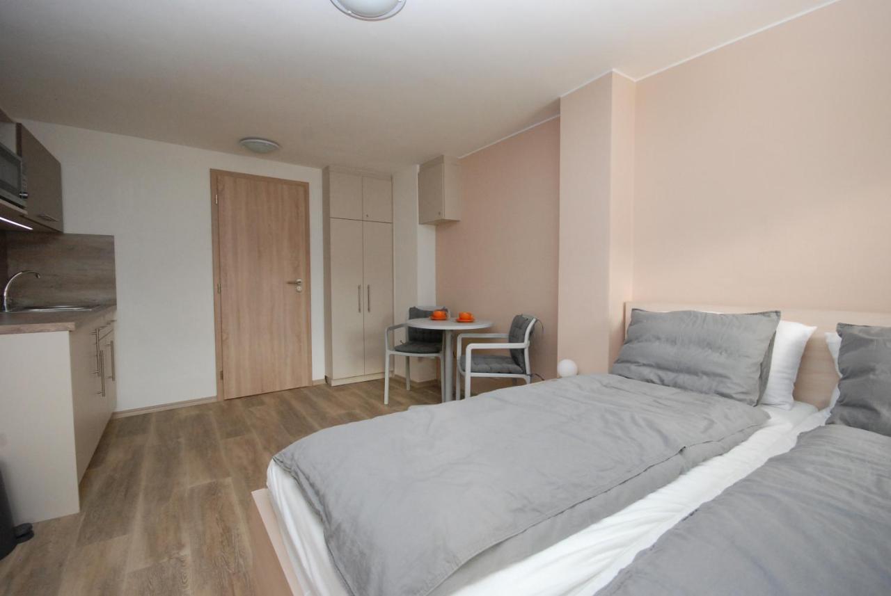 Apartman Mh Breclav Bagian luar foto